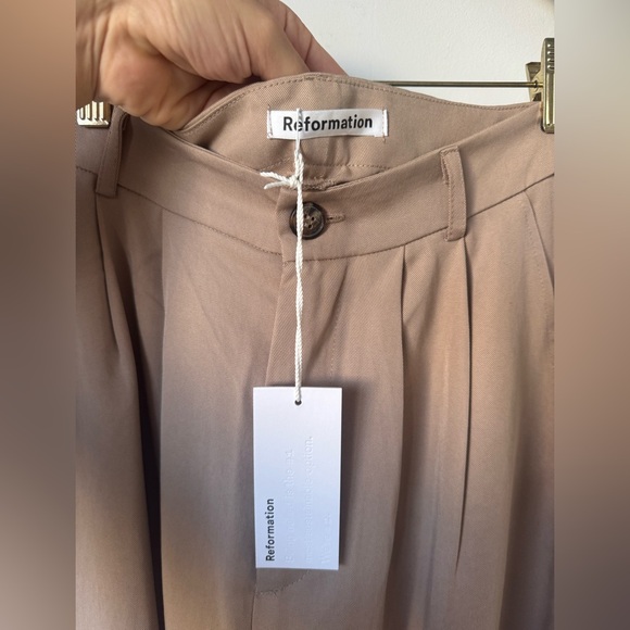 Reformation Mason Pant in Khaki - Size 4 - Picture 13 of 16